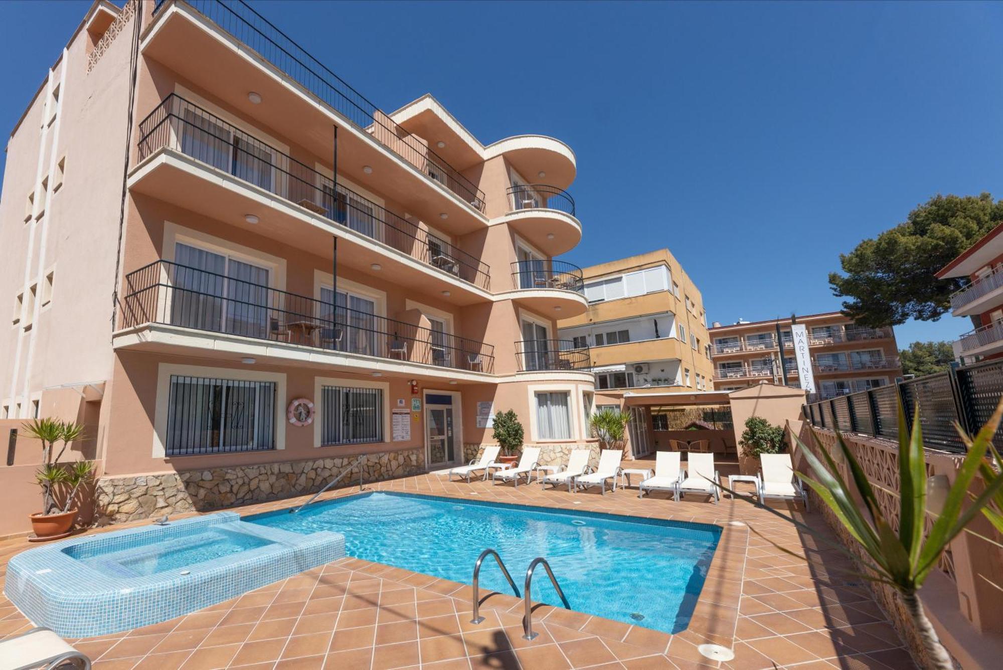 Martinez Apartments Palmanova Exterior foto